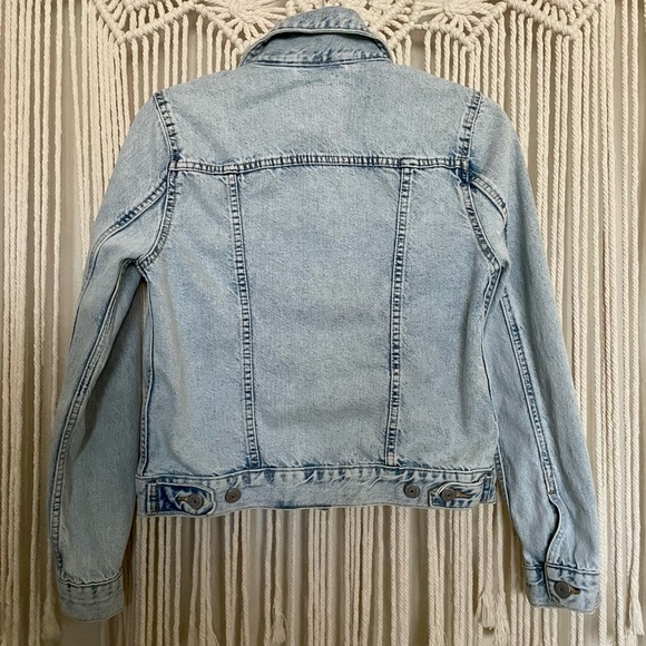 Levi’s Jean Jacket - Picture 4 of 10